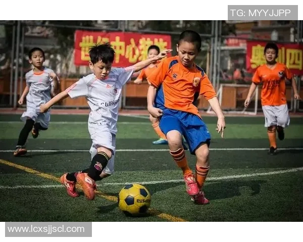 南京足球队的技术揭秘与战术分析探索足球巨献的背后故事