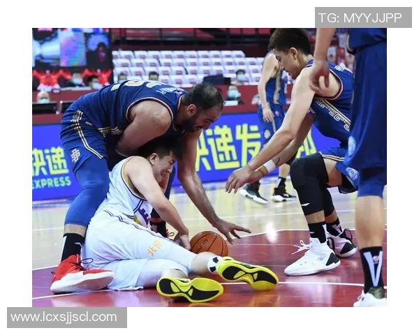 南京篮球队与武汉篮球队赛后技术分析与战术总结