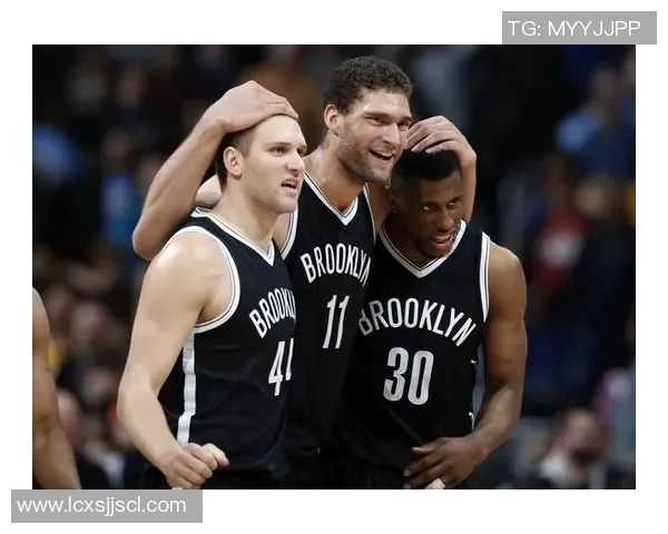 布鲁克洛佩斯的篮球生涯与成就解析：从新秀到全明星的蜕变之路