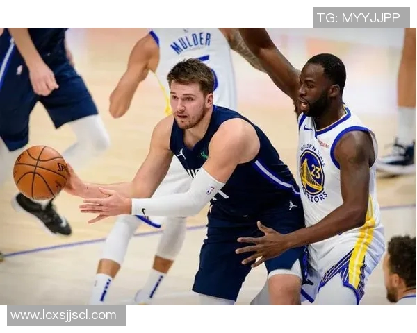 独行侠与勇士的巅峰对决谁能在赛场上书写传奇篇章