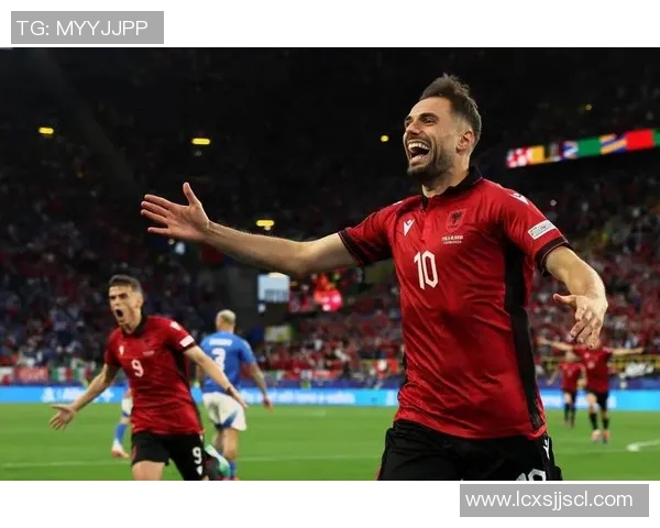 罗马利亚与阿尔巴的精彩对决揭示足球魅力与团队精神的完美结合 罗马利亚与阿尔巴的精彩对决揭示足球魅力与团队精神的完美结合