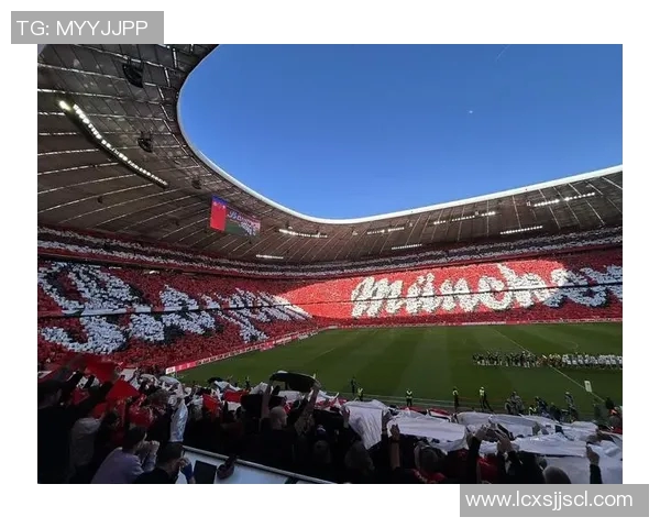 莱万重返安联球场引发拜仁球迷愤怒怒斥其背叛与忘恩负义 莱万重返安联球场引发拜仁球迷愤怒怒斥其背叛与忘恩负义